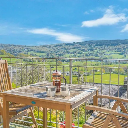 Tanderra Конистон